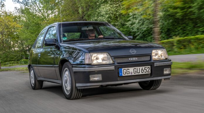 He probado el Opel Kadett GSi: "Es un compacto deportivo de los que ya no se hacen: ligero, directo y honesto, que demuestra por qué marcó a toda una generación" prueba del Opel Kadett GSi