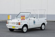 SEAT Panda papamóvil