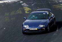 Toyota todavía usa un Supra A80 para enseñar a sus ingenieros conducir en Nürburgring Toyota Supra A80 Nürburgring