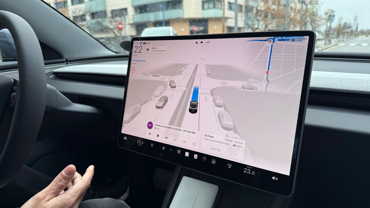 Tesls FSD conducción sin manos