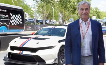 Carlos Sainz padre tras probar el trazado de MadRing con un Ford Mustang GTD con sus 800 CV: "El circuito tiene mucha mucha tela" Carlos Sainz, tras probar el trazado de MadRing con un Ford Mustang GTD