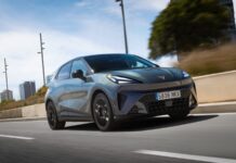 CUPRA Raval Plus, nueva versión con 135 CV y batería de 37 kWh con hasta 328 kilómetros de autonomía CUPRA Raval Plus