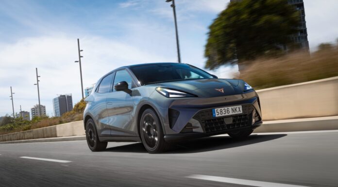 CUPRA Raval Plus, nueva versión con 135 CV y batería de 37 kWh con hasta 328 kilómetros de autonomía CUPRA Raval Plus