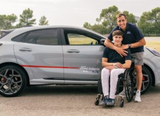 Marc Roma, nuevo embajador de Ford Adapta, recibe su Ford Puma ST adaptado con el sistema de conducción sin manos Ford BlueCruise Marc Roma recibe su Ford Puma ST adaptado con tecnología Ford BlueCruise
