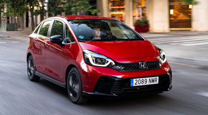 He probado el Honda Jazz e:HEV 2026: "En efectividad y eficiencia, pocos utilitarios pueden mirarle por encima del hombro" prueba del Honda Jazz e:HEV 2026