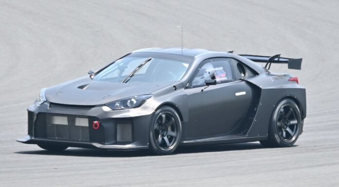 Cazan el prototipo del que podría ser el próximo Toyota MR2 haciendo pruebas en circuito Pruebas prototipo Toyota MR2
