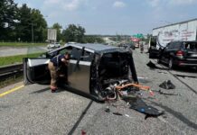 Un Tesla Cybertruck se parte en dos en un accidente múltiple Tesla Cybertruck se parte en dos