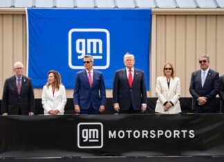 Donald Trump encarga una flota de 250 unidades del Cadillac Escalade para el Servicio Secreto Trump 250 Cadillac Escalade