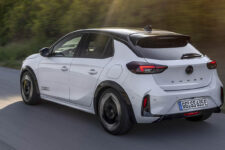 prueba Opel Corsa GSE 2026 movimiento trasera
