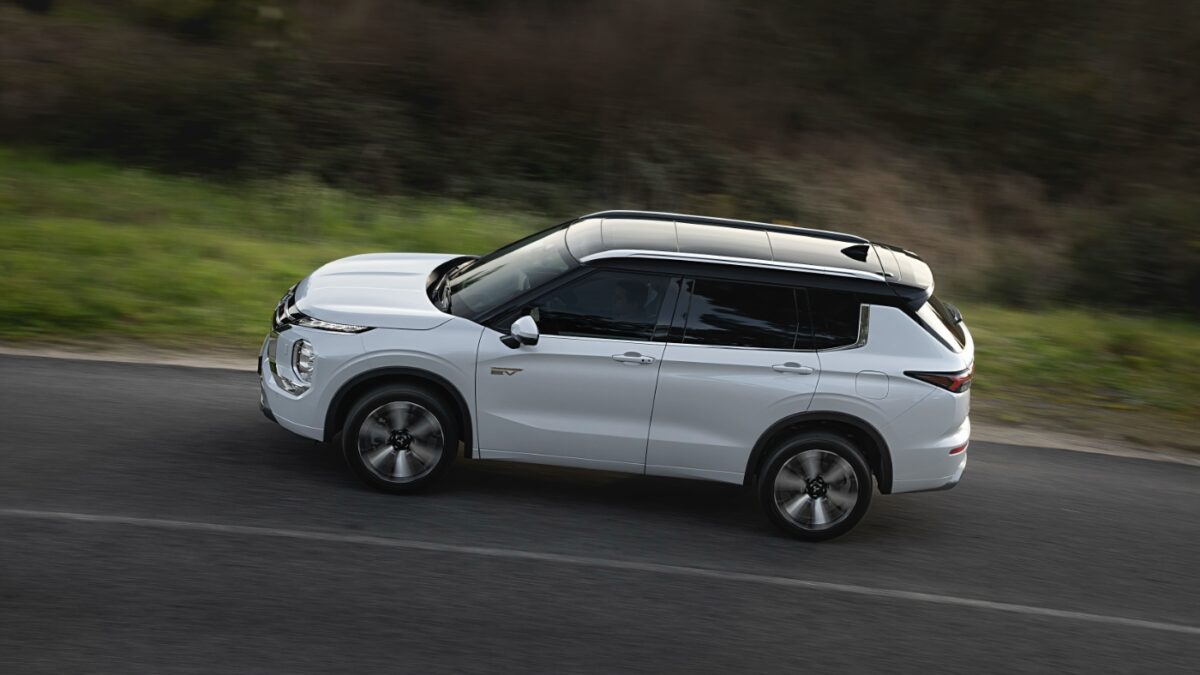 Barrido de la prueba del Mitsubishi Outlander PHEV Barrido de la prueba del Mitsubishi Outlander PHEV