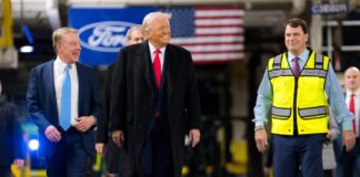 Donald Trump, presidente de Estados Unidos, sobre los conductores de coches eléctricos: "Tienen una enfermedad. Esa gente está loca" Donald Trump