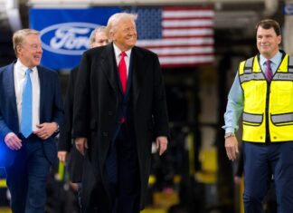 Donald Trump, presidente de Estados Unidos, sobre los conductores de coches eléctricos: "Tienen una enfermedad. Esa gente está loca" Donald Trump