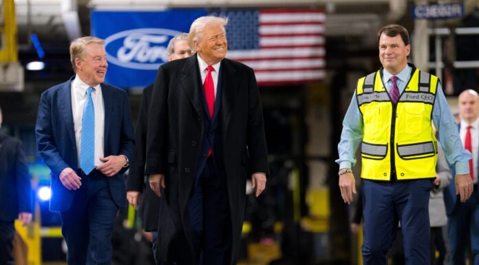 Donald Trump, presidente de Estados Unidos, sobre los conductores de coches eléctricos: "Tienen una enfermedad. Esa gente está loca" Donald Trump