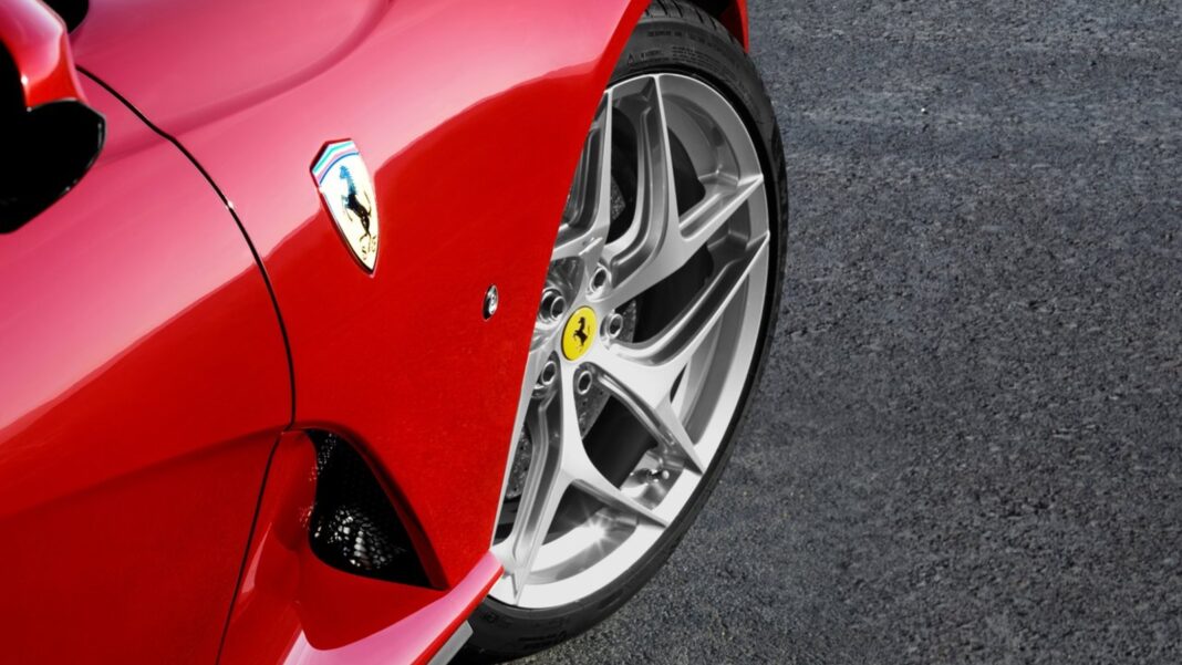 Ferrari accidente condcutor huye