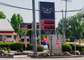 El Gobierno de Trump promueve una misteriosa red de gasolineras baratas, el ‘Combustible de la Libertad’ Gobierno Trump gasolineras baratas