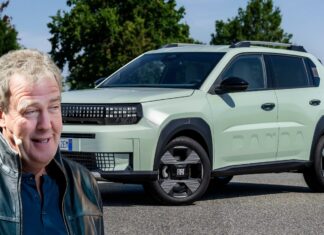 Jeremy Clarkson, periodista y presentador, tras probar el Fiat Grande Panda: "Rara vez me sorprende el precio de un coche, pero este me dejó boquiabierto" Jeremy Clarkson Fiat Grande Panda