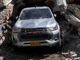 Recuperan un Toyota Hilux intacto sepultado entre los escombros del terremoto en Colombia Toyota Hilux sepultado entre los escombros del terremoto en Colombia