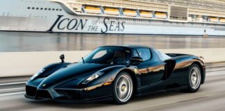 A subasta uno de los tres Ferrari Enzo acabados en negro con el interior rojo, podría alcanzar los 9,5 millones de euros Subasta Ferrari Enzo Negro/Rojo