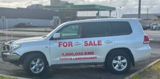 A subasta un Toyota Land Cruiser con 999.999 kilómetros y su anterior dueño dejó el millón para el siguiente propietario Subasta Toyota Land Cruiser 999.999 kilómetros