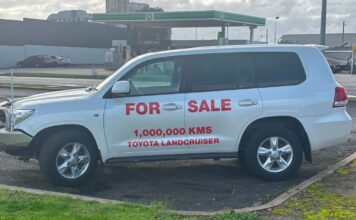 A subasta un Toyota Land Cruiser con 999.999 kilómetros y su anterior dueño dejó el millón para el siguiente propietario Subasta Toyota Land Cruiser 999.999 kilómetros