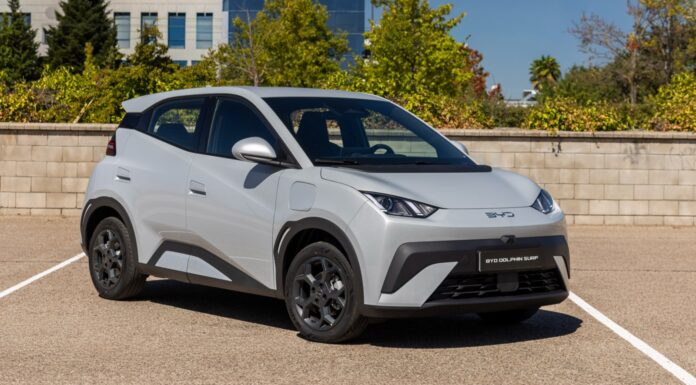 BYD Dolphin Surf 2026, el utilitario eléctrico chino se actualiza con más equipamiento tecnológico y cinco plazas BYD Dolphin Surf 2026