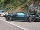 Participa en una concentración de Ferrari, pero acaba estrellando su 296 GTB de 300.000 euros contra una roca Estrella su Ferrari 296 GTB