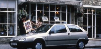 Rubén Fidalgo, experto en automoción, explica las razones por las que los coches clásicos y de segunda mano suben de precio: “Son los que idolatrábamos en nuestra adolescencia” Por qué estos los coches clásicos y de segunda mano suben de precio