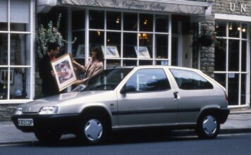 Rubén Fidalgo, experto en automoción, explica las razones por las que los coches clásicos y de segunda mano suben de precio: “Son los que idolatrábamos en nuestra adolescencia” Por qué estos los coches clásicos y de segunda mano suben de precio