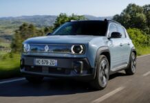 He probado el Renault R4 E-Tech 150 CV: "Un coche retro por fuera; cómodo y tecnológico por dentro" prueba del Renault R4 E-Tech 150 CV