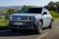 prueba del Renault R4 E-Tech 150 CV