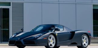 A subasta el único Ferrari Enzo negro mate fabricado que perteneció a Familia Real de Brunéi Subasta Ferrari Enzo negro mate