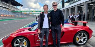 Walter Röhrl conduce un Porsche Carrera GT con Sébastien Ogier de copiloto Walter Röhrl conduce un Porsche Carrera GT con Sébastien Ogier