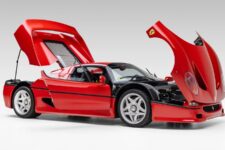 Subasta un Ferrari F50