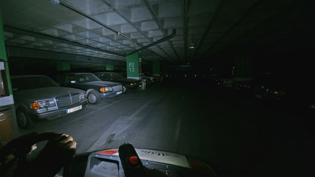 301 coches olvidados en un garaje secreto
