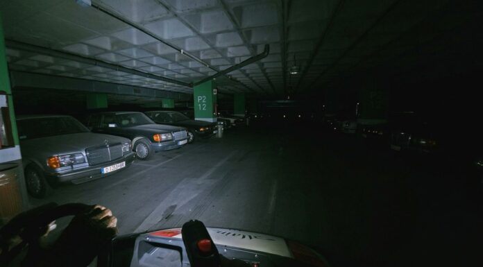 Descubren en España 301 coches olvidados en un garaje secreto bajo tierra y 100 de ellos saldrán a subasta 301 coches olvidados en un garaje secreto