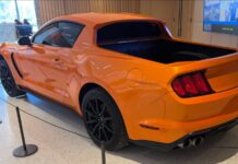 Ford construyó una versión pick-up del Mustang con una caja procedente de un Ranger Ford Mustang pick-up