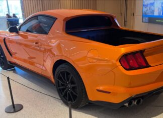 Ford construyó una versión pick-up del Mustang con una caja procedente de un Ranger Ford Mustang pick-up