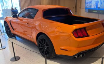 Ford construyó una versión pick-up del Mustang con una caja procedente de un Ranger Ford Mustang pick-up