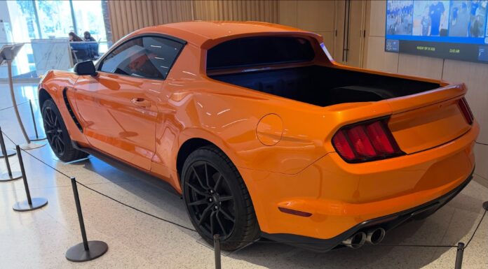 Ford construyó una versión pick-up del Mustang con una caja procedente de un Ranger Ford Mustang pick-up