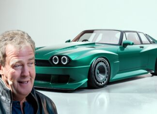 Jeremy Clarkson, periodista y presentador, tras probar el TWR Supercat con un V12 sobrealimentado: “Es el motor más bonito que he visto en mi vida”