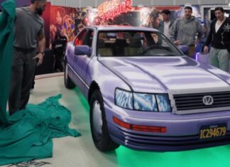 Dennis McCarthy, diseñador de los coches de Fast & Furious, recrea el Lexus LS400 de Street Fighter II antes del estreno de la película Recrean el Lexus LS400 de Street Fighter II