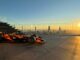McLaren sube uno de sus F1 al piso 100 del The Edge de Nueva York, a 345 metros de altura McLaren F1 The Edge