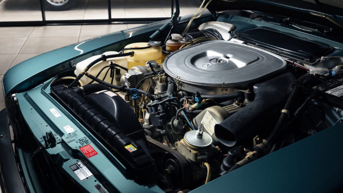 Mercedes 500 SL 44 años guardado en un garaje sin matricular