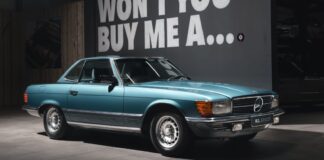 Este Mercedes 500 SL lleva 44 años guardado en un garaje sin matricular. Su propietario lo compró en 1982 y apenas tiene 63 kilómetros Mercedes 500 SL 44 años guardado en un garaje sin matricular