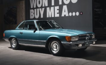 Este Mercedes 500 SL lleva 44 años guardado en un garaje sin matricular. Su propietario lo compró en 1982 y apenas tiene 63 kilómetros Mercedes 500 SL 44 años guardado en un garaje sin matricular