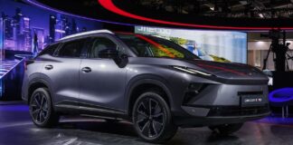 El Omoda 5 se renueva con más tecnología, nada de gasolina puro, pero si EV y versión híbrida de 224 CV y hasta 430 km de autonomía eléctrica nuevo Omoda 5