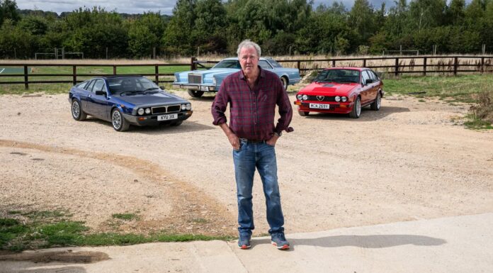 A subasta tres coches clásicos de Jeremy Clarkson que condujo en The Grand Tour, un Lincoln Continental Mark V, un Alfa Romeo GTV6 y un Lancia Montecarlo Spider Subasta tres coches clásicos de Jeremy Clarkson