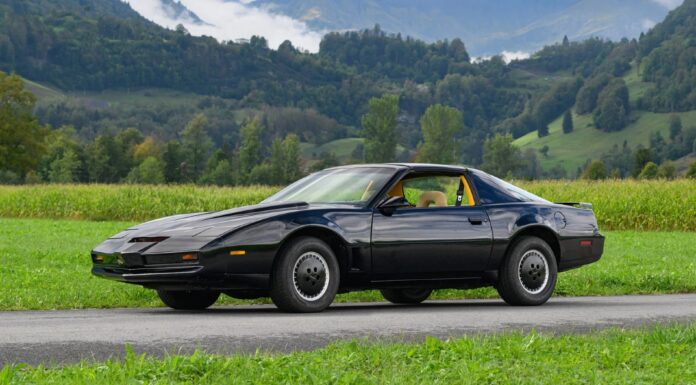 A subasta un Pontiac Firebird Trans Am ‘Knight Rider’ de 1982 que condujo David Hasselhoff en una gira por Austria Subasta un Pontiac Firebird Trans Am KITT David Hasselhoff